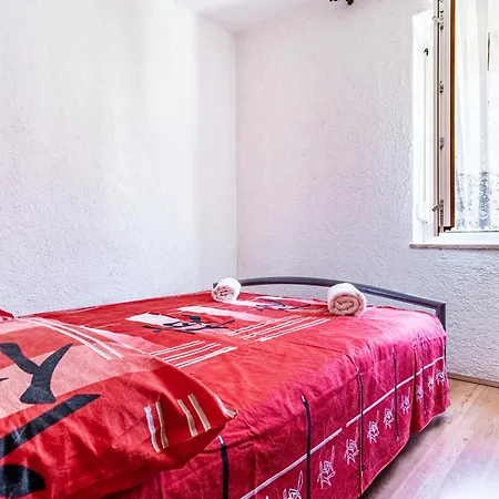 1 With Pool 아파트 풀라