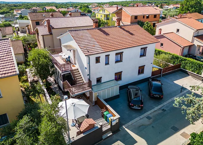 Apartamento 1 With Pool *