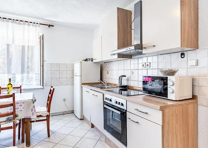 1 With Pool Apartamento Pula