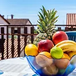 Apartamento 1 With Pool *