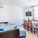 1 With Pool Apartamento *