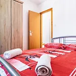 1 With Pool Apartamento