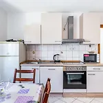Apartamento 1 With Pool