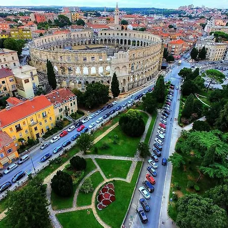 Lägenhet 1 With Pool Pula