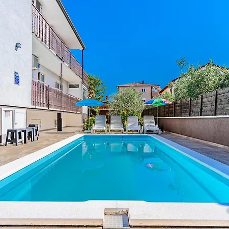 1 With Pool