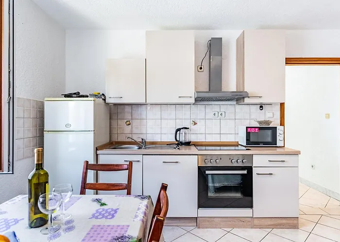 Apartament 1 With Pool