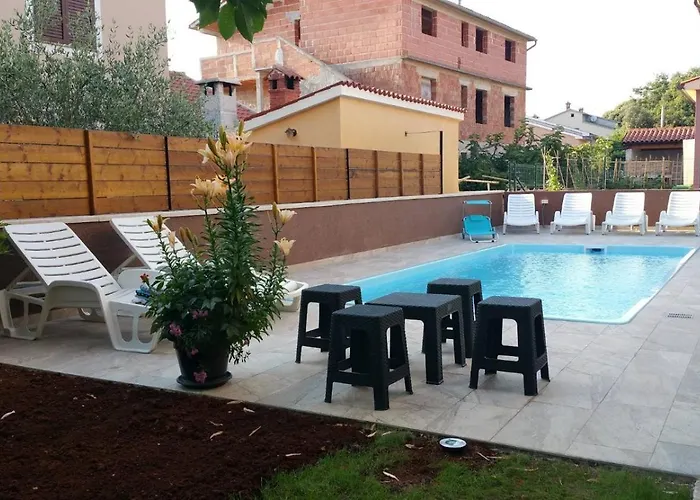 1 With Pool Apartmán Pula